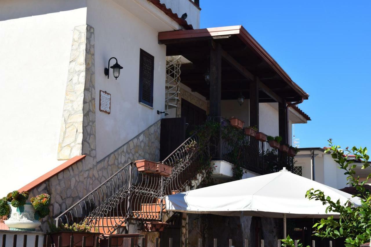 Bed &Breakfast Pinetamare Bed & Breakfast Castel Volturno Exterior foto