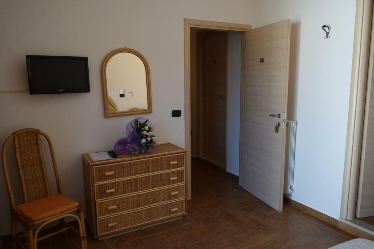 Bed &Breakfast Pinetamare Bed & Breakfast Castel Volturno Exterior foto