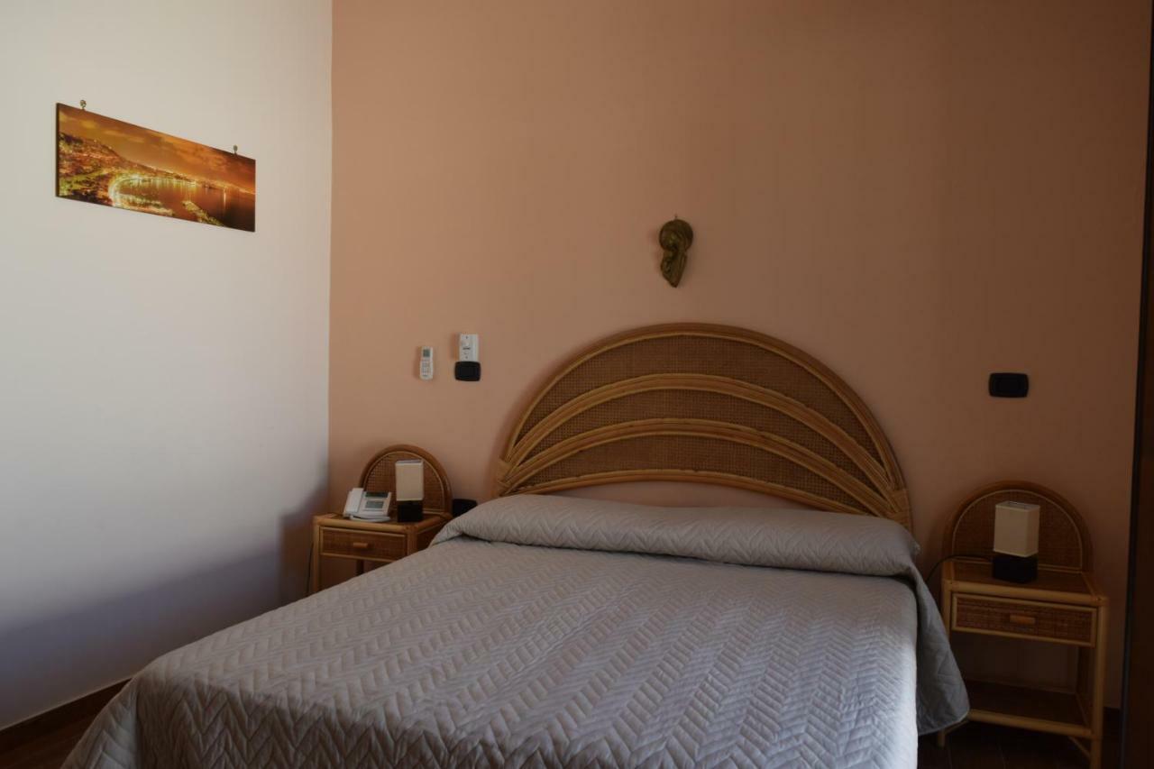 Bed &Breakfast Pinetamare Bed & Breakfast Castel Volturno Exterior foto